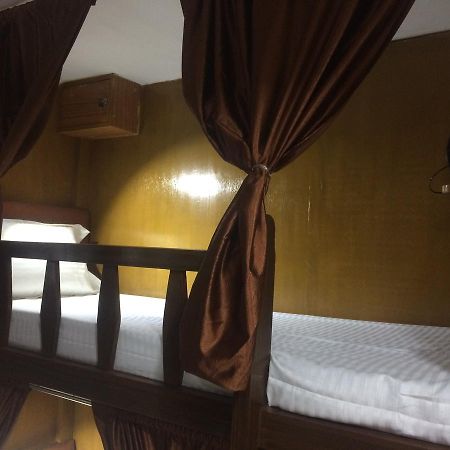 Zara Dormitory Bombay Extérieur photo
