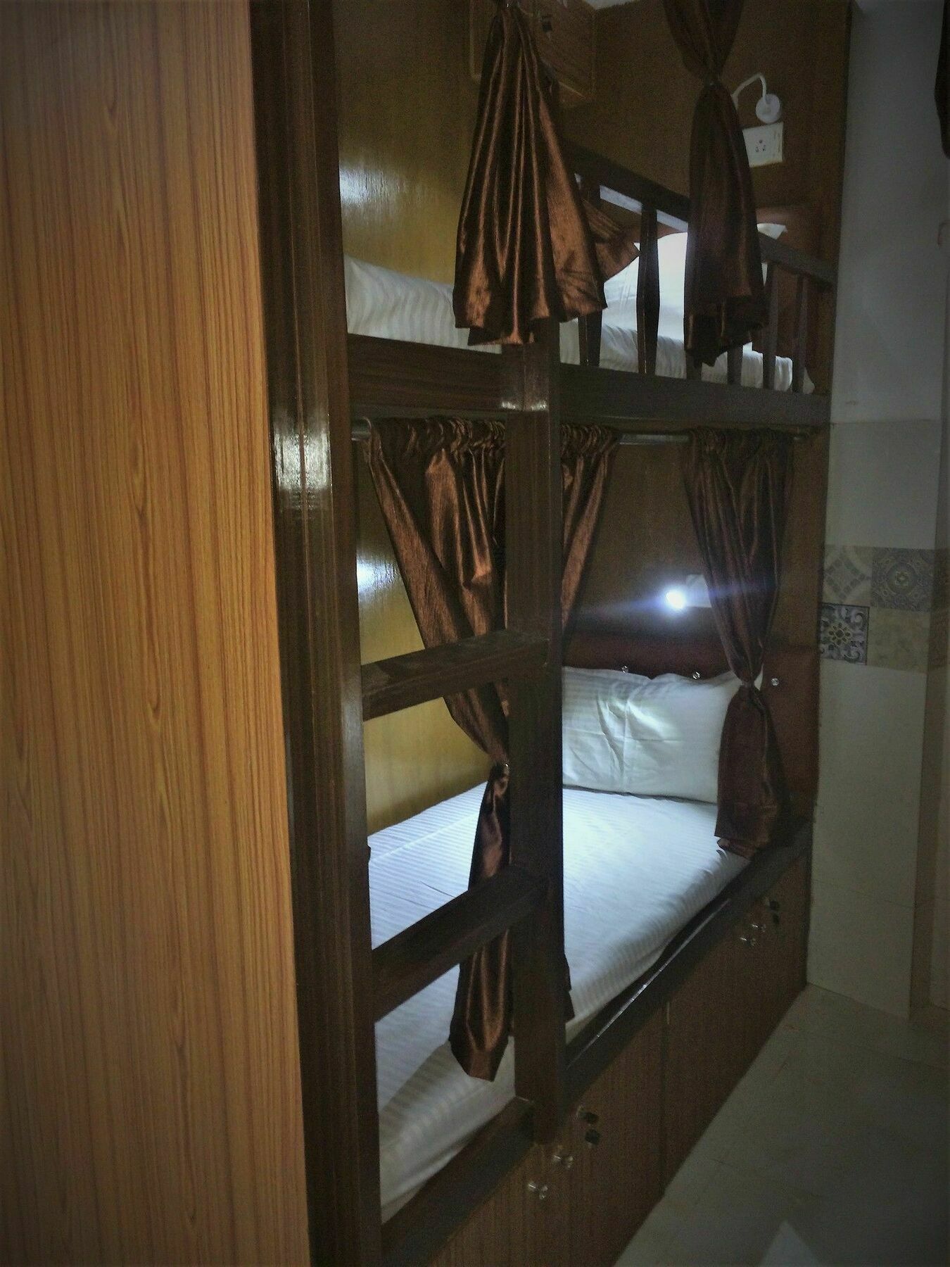 Zara Dormitory Bombay Extérieur photo